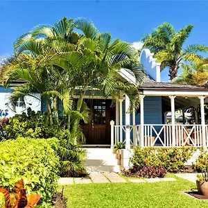 Sandy Lodge, 4 Porters Court Villa Saint James